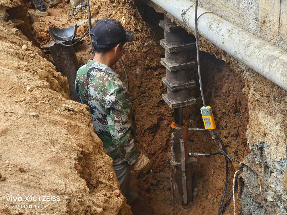 防城港贵港某楼房地基下沉房屋倾斜纠偏顶升施工